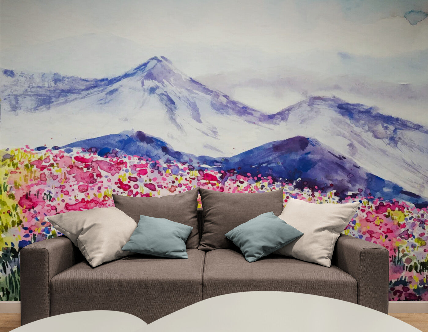 Papier peint Papier peint panoramique montagne et fleurs vives. L'ambiance artistique