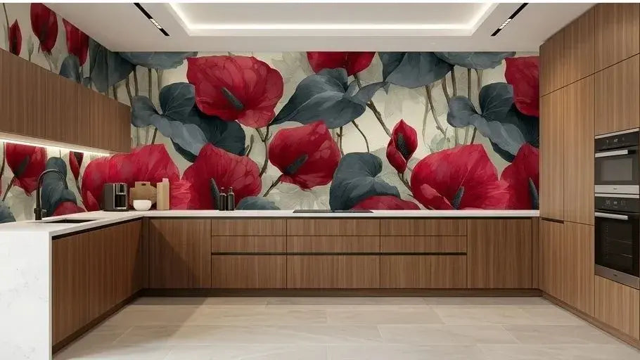 Salon moderne décoré d'un Papier Peint Rouge Fleurs d Anthurium Gris aux motifs floraux luxuriants et aux teintes ardoise profondes