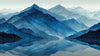 Papier peint panoramique représentant un paysage naturel aux tons bleus doux, peint à l'aquarelle avec des dégradés fluides et poétiques