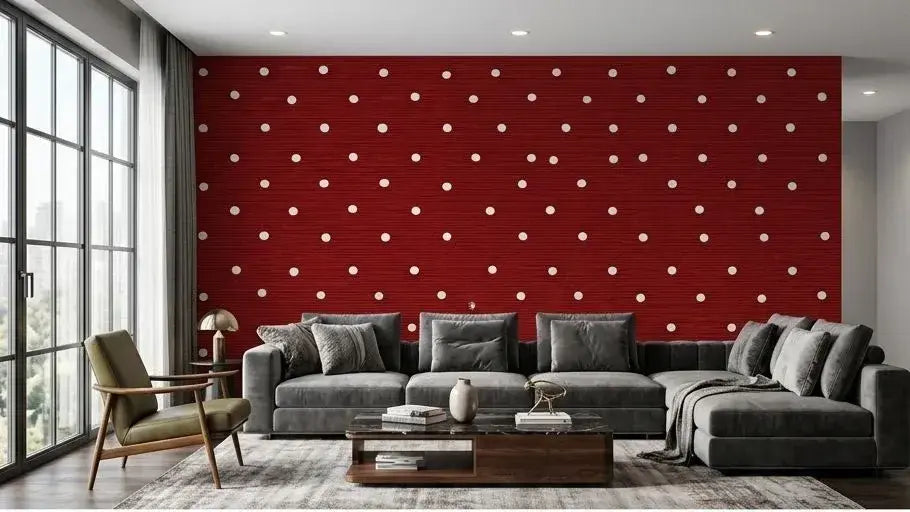 Mur intérieur d'un salon contemporain entièrement recouvert de Papier Peint Rouge à Pois Blancs aux tons vifs et aux cercles blancs parfaitement espacés