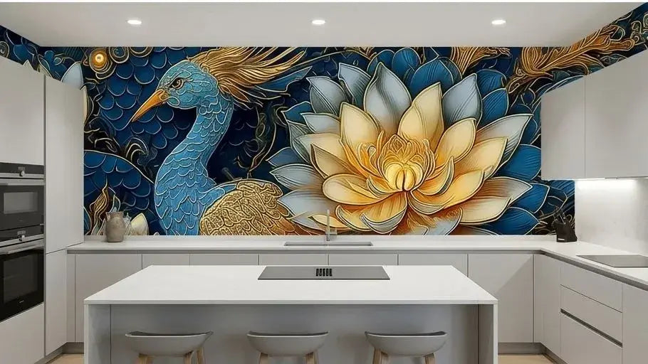Vue d'ensemble d'un salon élégant orné du Papier Peint Dragon Bleu et Or aux Fleurs de Lotus couvrant un grand mur, créant une atmosphère orientale somptueuse et lumineuse