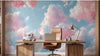 Panoramique du design complet du Papier Peint Chat et Papillon sous les Cerisiers dévoilant un fond bleu crépusculaire illuminé par des fleurs de cerisier roses et un papillon aux couleurs vives accompagnant un chat au repos