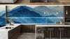 Panoramique mural grand format illustrant un horizon aquatique serein, réalisé dans un style aquarelle aux nuances de bleu profond et céleste