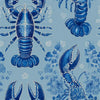 Papier peint homard bleu aux élégantes rayures marines bleu et blanc, motif nautique raffiné pour une décoration murale bord de mer