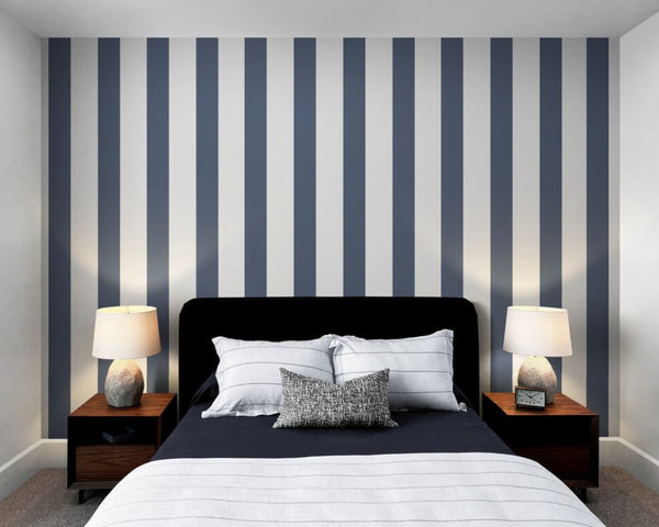 Papier peint rayures bleu et blanc mur chambre