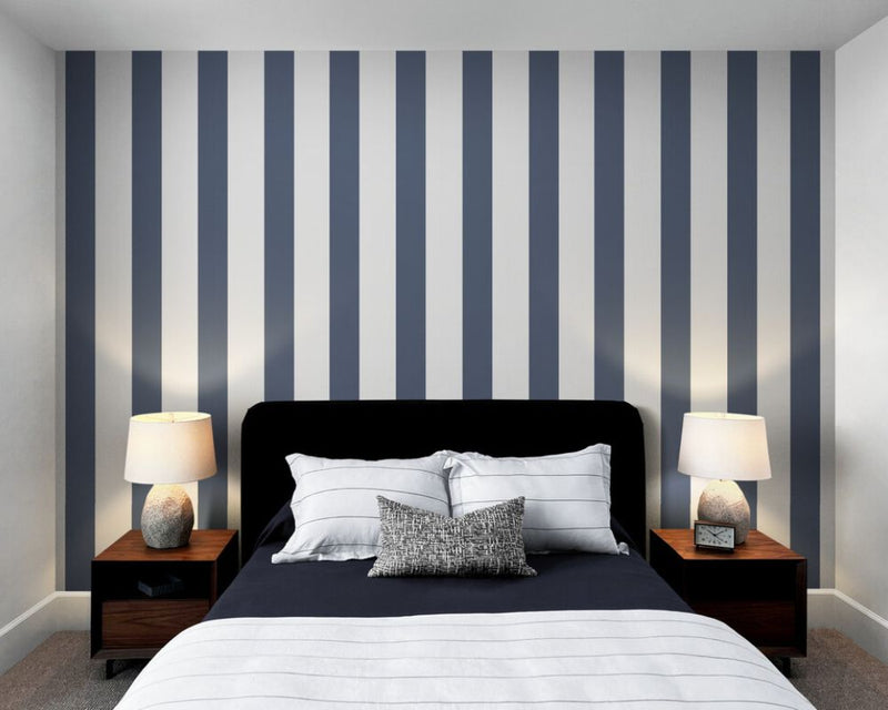 Papier peint rayures bleu et blanc mur chambre