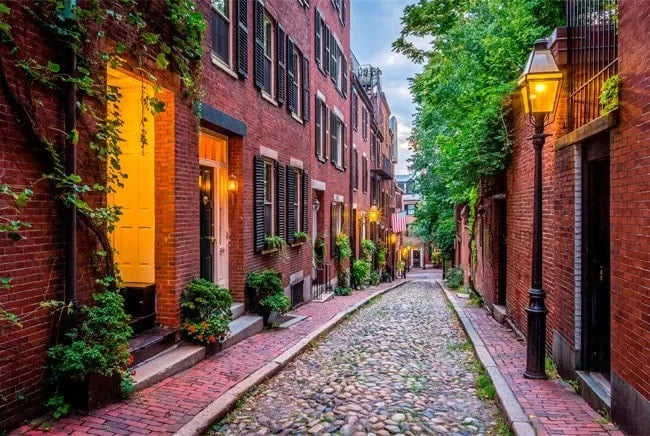 Papier peint ville ruelle de briques rouges