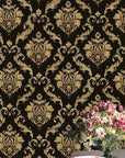 Black and gold Baroque wallpaper